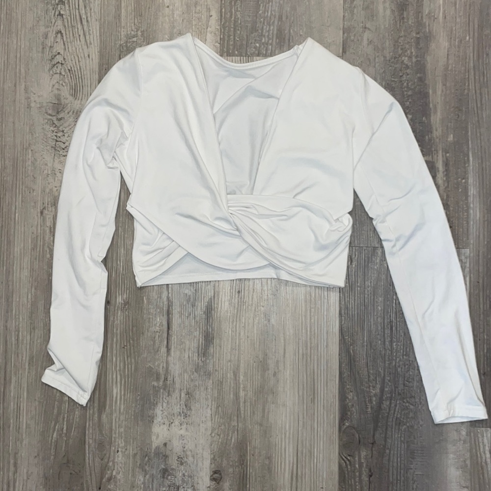 Small white long sleeve crop top